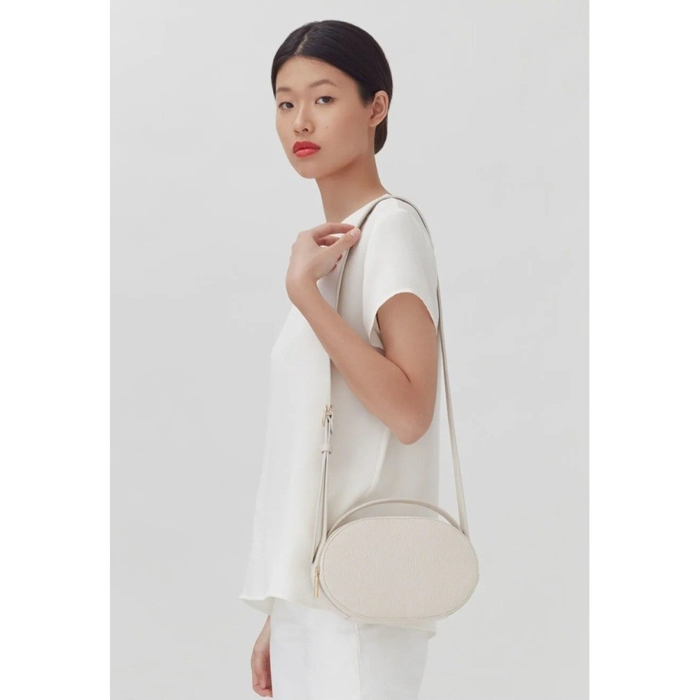Cuyana Top Handle Crossbody Bag Ecru Pebbled Italian Leather Gold Hardware - Picture 2 of 12